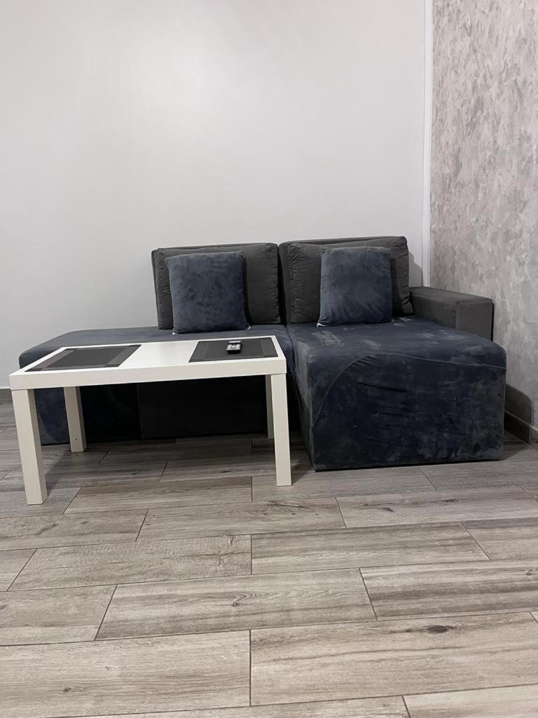Modern & Elegant Apartament كرايوفا المظهر الخارجي الصورة